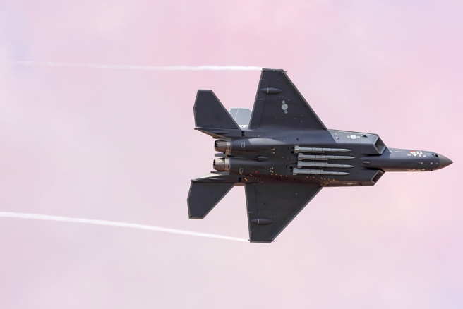 台灣新聞通訊社-KF-21即將服役 韓國空軍加速F-5戰機退役
