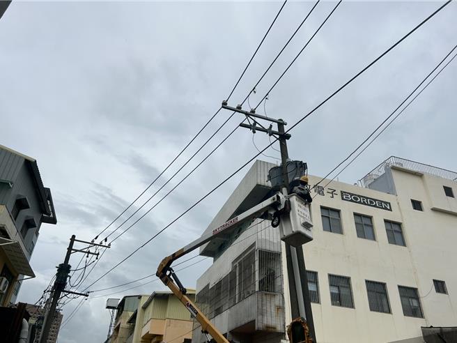 台灣新聞通訊社-高雄8天3度大停電 今早高壓電纜故障波及4056戶