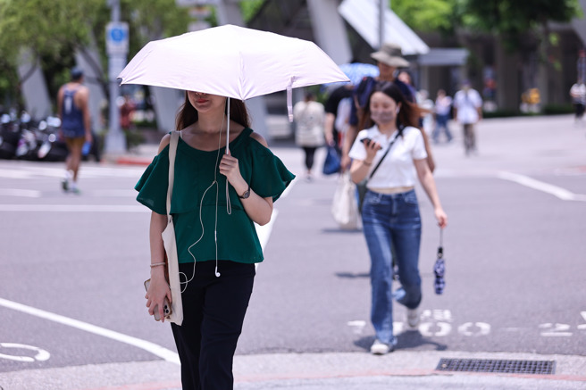 台灣新聞通訊社-天氣》薔蜜颱風北轉!高溫上看35度 周五雨區全面擴大