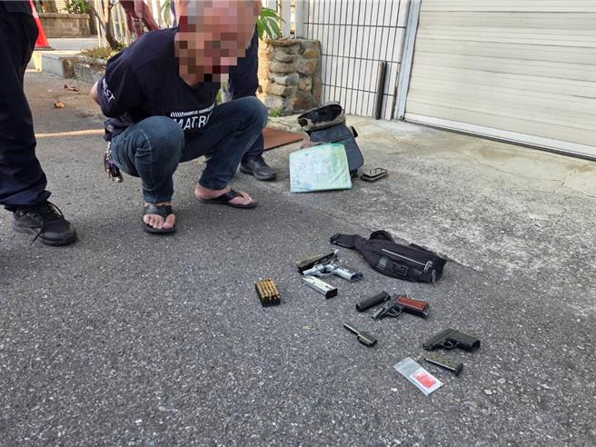 台灣新聞通訊社-台中恐怖毒駕!通緝犯把車當移動毒窟 陷絕境掏槍滑套搏命