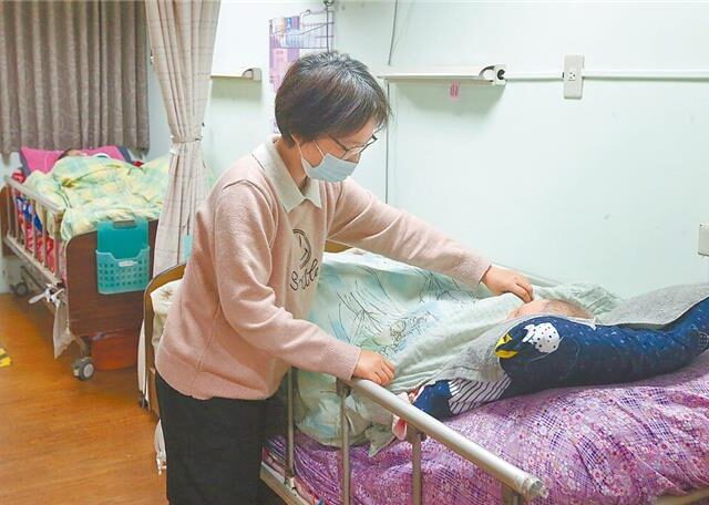 台灣新聞通訊社-住宿式機構尚缺8700床 衛福部：2028年達到供需平衡