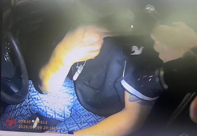 台灣新聞通訊社-桃園毒駕男被逮嫌警察凶 遭波麗士當場怒嗆「你毒駕！」
