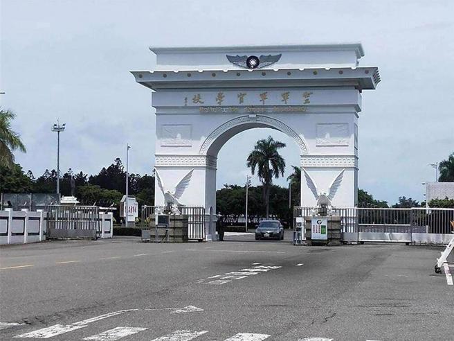 台灣新聞通訊社-空軍T-34C教練機失事2中校殉職 空軍司令趕赴現場坐鎮