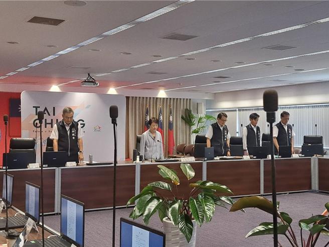 台灣新聞通訊社-空軍官校教練機墜機2飛官殉職 盧秀燕率市府團隊默哀