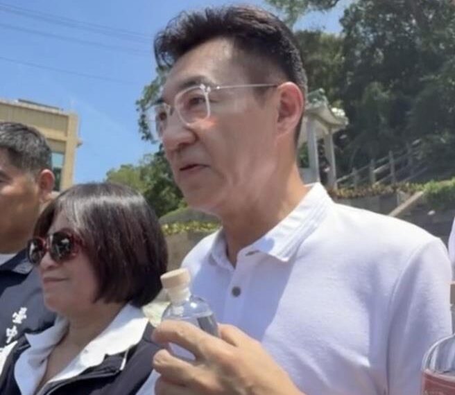 台灣新聞通訊社-海峽論壇風波擴大 江啟臣送政府古諺 籲以人民生計為主