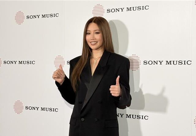 台灣新聞通訊社-金曲慶功》A-Lin主持自評60分「出槌超時是她害的」！笑認上台前有喝