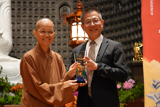 台灣新聞通訊社-惠中寺「未來與希望」講座　郝旭烈談如何《從致富到幸福》方法