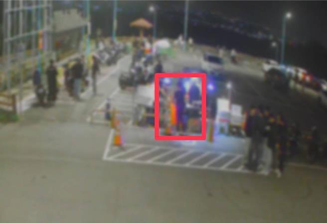 台灣新聞通訊社-前買香腸殺價不成爆口角!蘆竹宮客人辱罵攤商