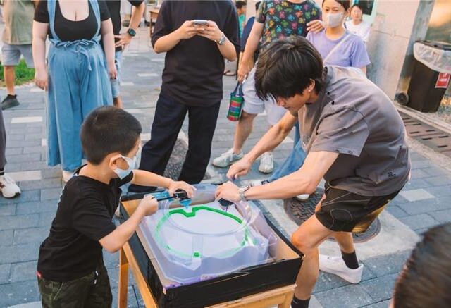 台灣新聞通訊社-64人賽事竟湧入千人！戰鬥陀螺讓台南二空新村意外爆紅