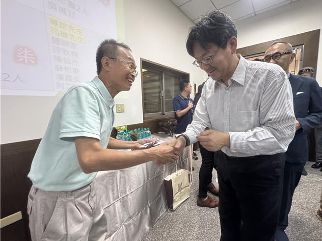 台灣新聞通訊社-東京都企業診斷士參訪台南螺帽廠 業者曝品質祕訣 日人直呼感動