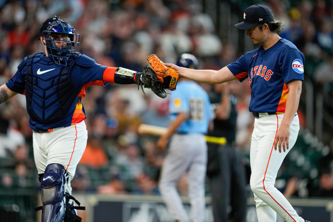 台灣新聞通訊社-MLB》釀酒人怪物「米茲」開賽連飆20顆火球 今井達也燃燒110球仍吞敗