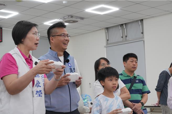 台灣新聞通訊社-竹北250位親子瘋玩「無人機足球」下一場時間曝光