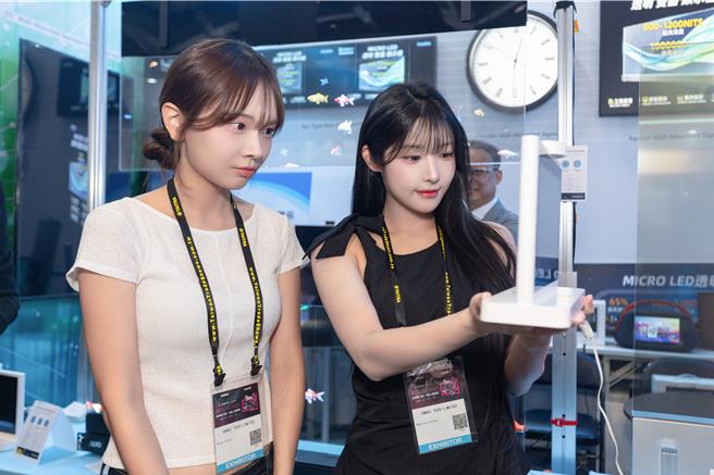 台灣新聞通訊社-樂天女孩高佳彬「學中文失言」球迷全傻了！翻譯鬧烏龍超糗