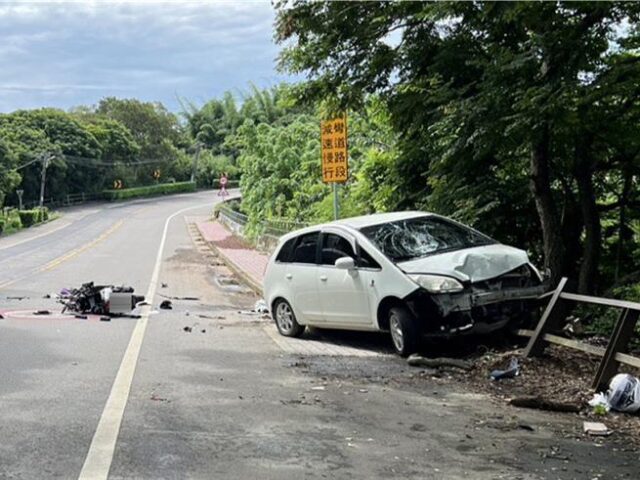 台灣新聞通訊社-彰化嬤駕車失控　駛向對向車道迎面撞機車