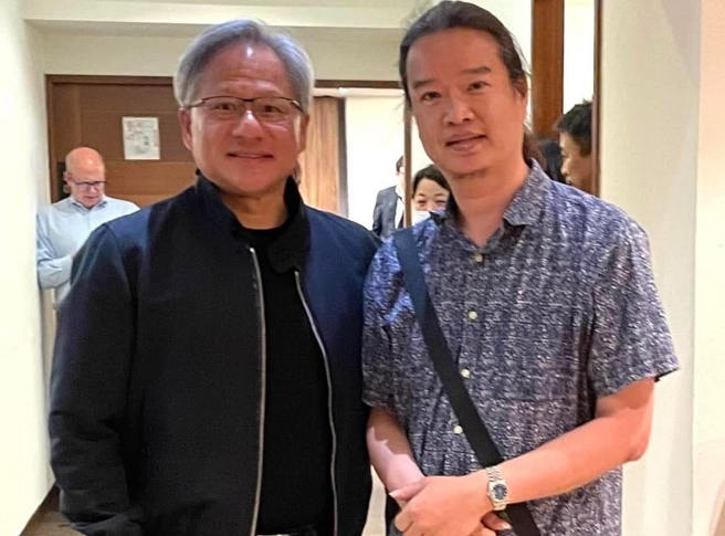 台灣新聞通訊社-獨家》黃仁勳1萬小費刷卡遭拒!霸氣喊:沒關係我有現金