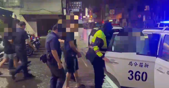 台灣新聞通訊社-宮廟旁喝酒失控！新莊男「抄金屬棍欲K友人」 警逮3人送辦