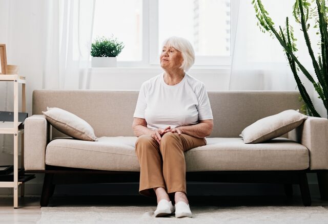 台灣新聞通訊社-以為死後有保障！ 74歲獨居婦提早買高級靈骨塔 一紙通知讓她崩潰