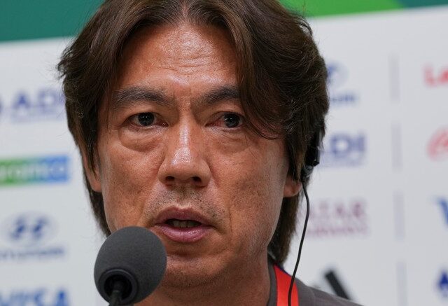 台灣新聞通訊社-世足》洪明甫「95秒閃辭」不給提問！韓媒氣炸：厚顏無恥