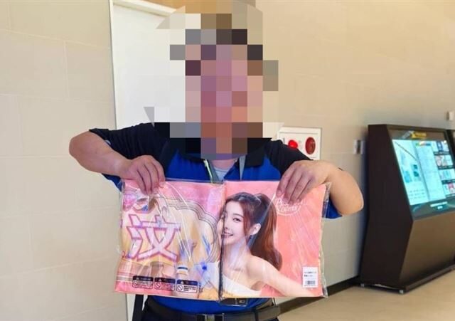 台灣新聞通訊社-啃老不手軟！「汶汶阿北」狂砸重金追星　雙親屢勸未果血淚金援
