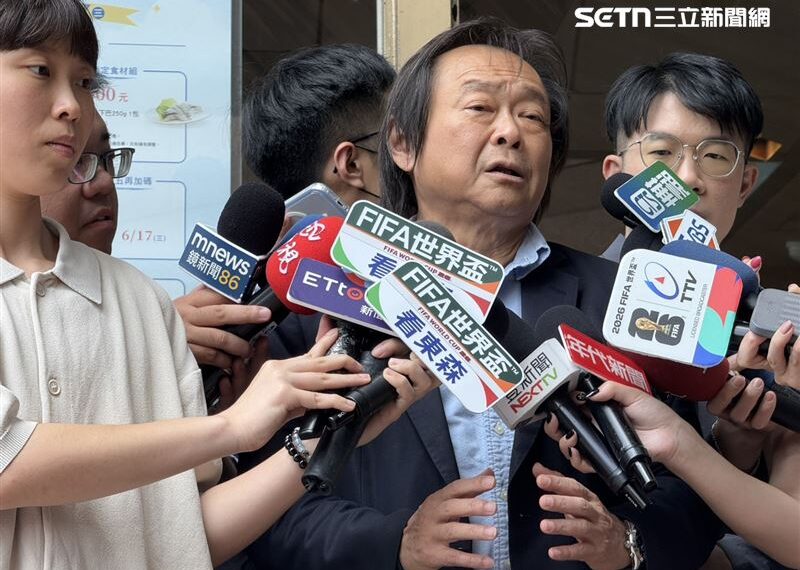 台灣新聞通訊社-蔣萬安挨酸「蔣稿機」　王世堅「重點是答非所問」：首長要加入自己見解