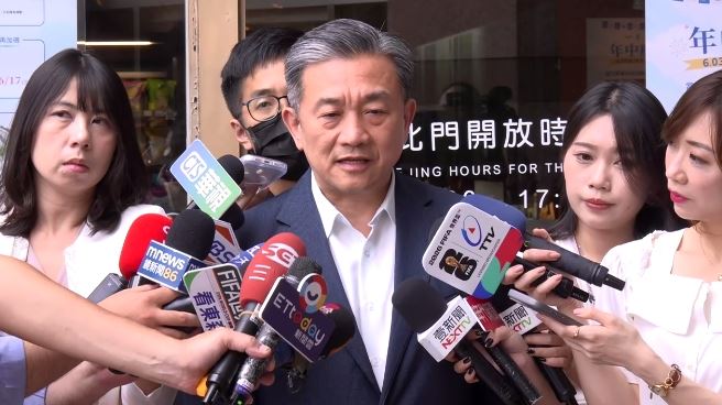 台灣新聞通訊社-鄭麗文稱沒鄭習會「我無足輕重」　王定宇酸：見了習近平就給自己貼金？