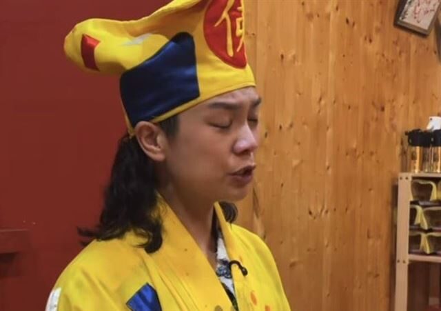 台灣新聞通訊社-玄濟宮遭「徒弟」踢館！尬電師父直播暴哭淚控：拿刀殺了救你的人
