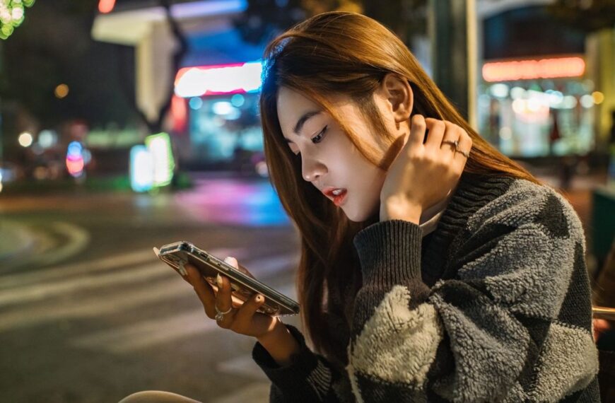 台灣新聞通訊社-交友軟體「開場都同1句」女嫌太難接 遭網反嗆:人生乏善可陳