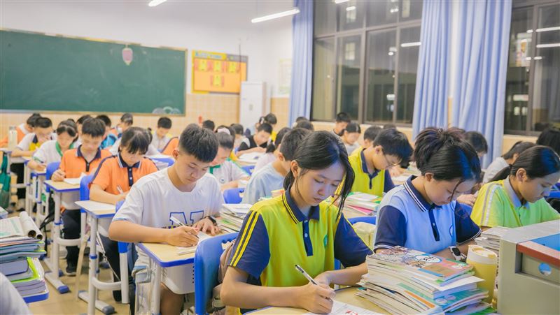 台灣新聞通訊社-防堵AI高科技作弊！中國多省高考嚴禁智慧眼鏡　違者成績恐全數作廢