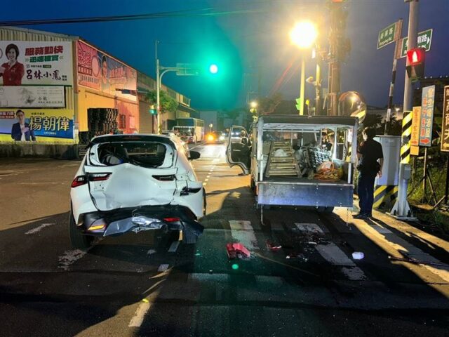 台灣新聞通訊社-嫌拖吊車太貴！桃園毒駕男「無照拔牌」竟開溜　1小時後「再撞2車」5傷