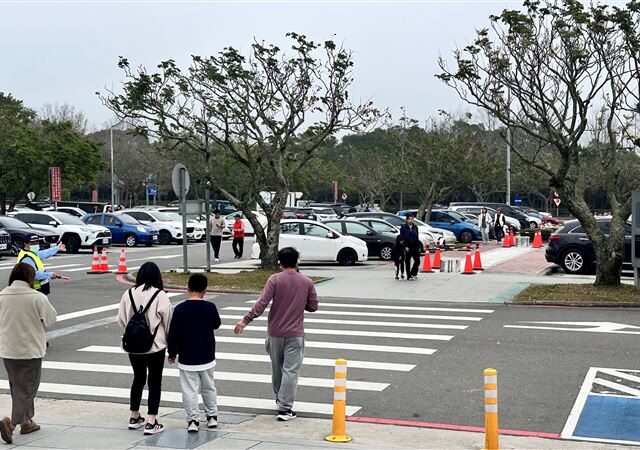 台灣新聞通訊社-國道服務區「失物招領」超奇葩！驚見這違禁品　網笑翻：失主絕不敢領