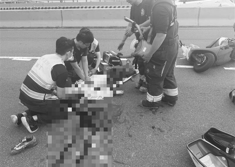 台灣新聞通訊社-快訊／新北女騎士過成蘆橋遭73歲翁撞飛！頭破無呼吸⋯搶命3小時救回了