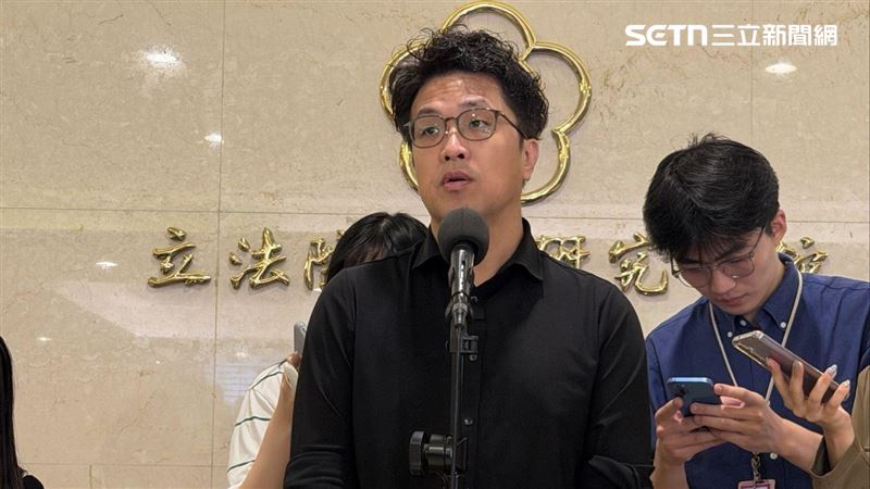 台灣新聞通訊社-蔣萬安擬推15條公車專用道!沈伯洋曝一個月前已提「終於火速從善如流」