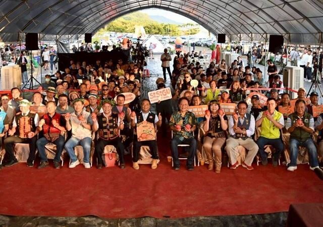台灣新聞通訊社-好天氣帶動買氣！屏東獅子鄉芒果節登場　買12公斤送限量救援小英雄