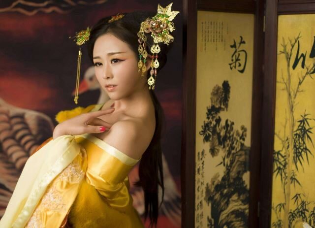 台灣新聞通訊社-15歲妹妹奪愛姊夫！29歲皇后含恨病逝 南唐姊妹花悲劇曝光