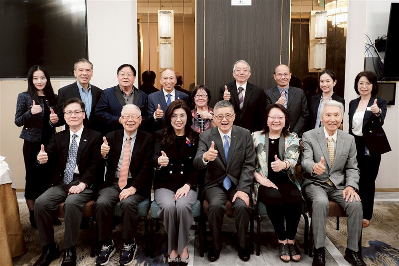 台灣新聞通訊社-訪矽谷中心！鄭麗文談「台美矽盾高科技合作」：民進黨害台灣陷缺電危機