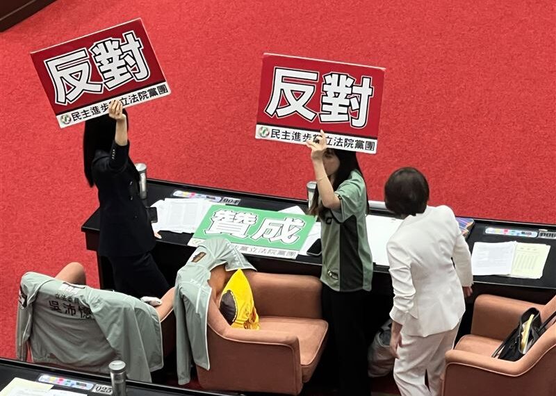 台灣新聞通訊社-藍白強推「高虹安條款」!她嗆這人噁心 學者:貽禍千年