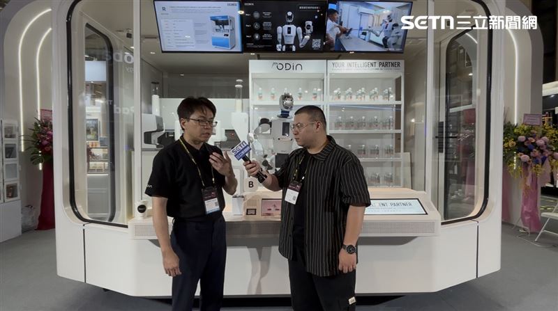 台灣新聞通訊社-首次參加COMPUTEX！這公司「機器人」點餐到交付畫面曝　一舉動驚呆全場
