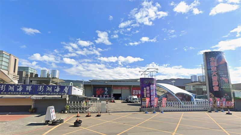 台灣新聞通訊社-「全台最大室內夜市」殞落！全盛期逾250攤…今「月租190萬」招租求生機