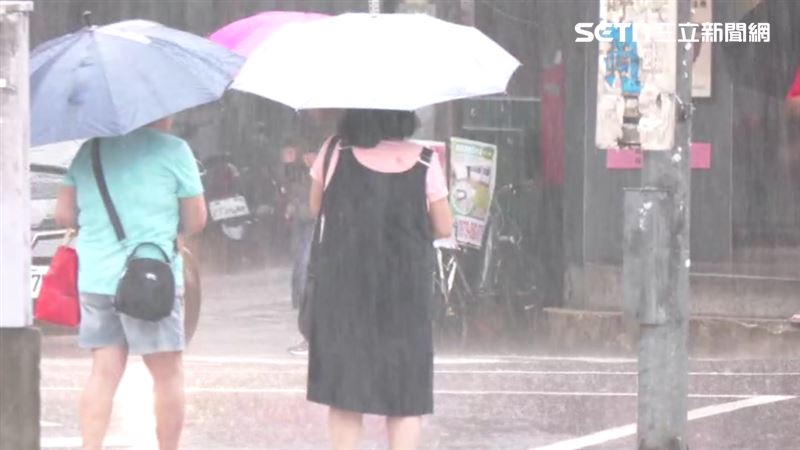 台灣新聞通訊社-「2波雨彈」狂炸11天！下週鋒面+西南季風夾擊　1地雨勢最猛烈