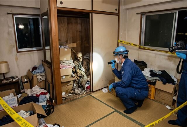 台灣新聞通訊社-清潔員打掃公寓…打開壁櫥驚見腐屍！祂頭顱已「白骨化」年齡、身分不明
