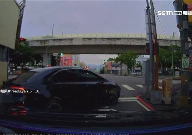 台灣新聞通訊社-大哥你哪位？誤認「情敵」　男3度攔車逼車2公里