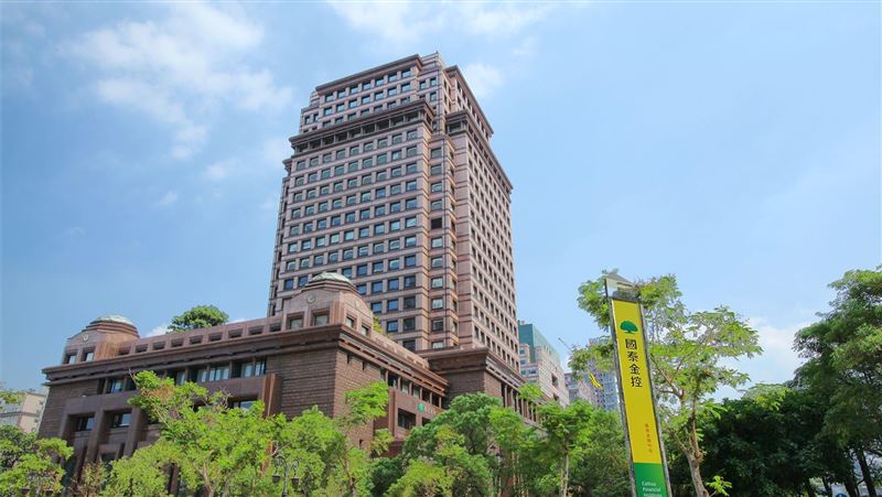 台灣新聞通訊社-下檔百元金控是它？阮慕驊點名這檔：股價真的委屈了