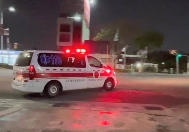 台灣新聞通訊社-板橋超商前驚傳兇殺案！男遇襲遭利刃刺傷腹部　「肚破腸流」倒地命危