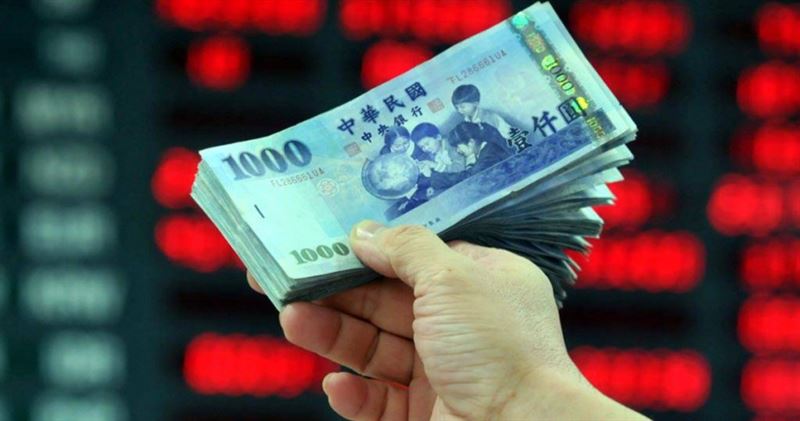 台灣新聞通訊社-1天成交額抵房市1年！掀棄房入股、借錢衝浪潮　專家示警：遇回檔ㄟ慘