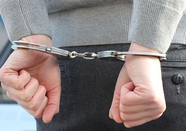 台灣新聞通訊社-27歲正妹慶女兒國小畢業！網驚：老爸在哪所監獄高就　本尊回應了