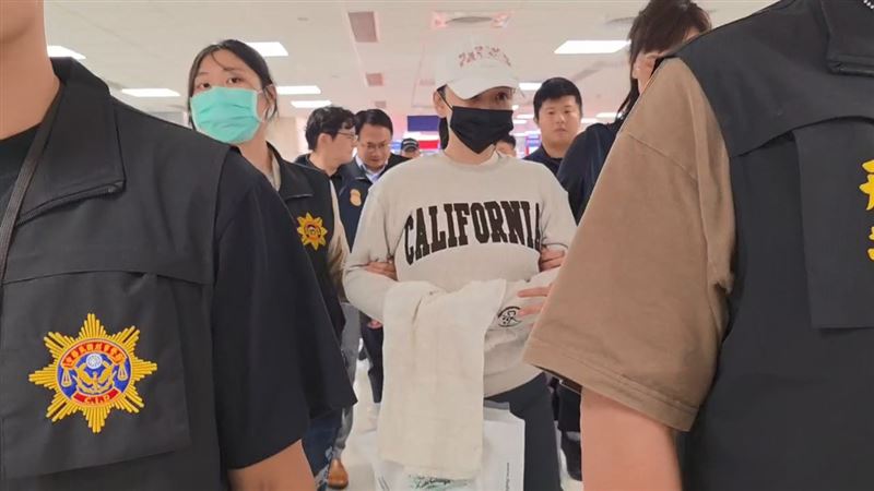 台灣新聞通訊社-快訊／太陽花女神淪五路通緝犯！劉喬安涉毒潛逃美國　今晚押解抵台歸案
