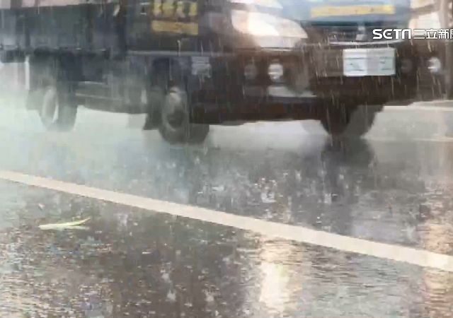 台灣新聞通訊社-全台被水砸！米克拉沒來「大魔王在後面」　粉專：明起這區防劇烈雨彈