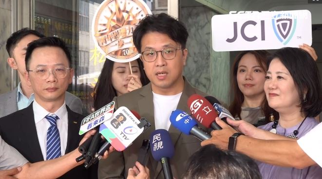台灣新聞通訊社-總統邀黃仁勳訪電廠！沈伯洋喊「這是很好的事情」：政府就是要講清楚