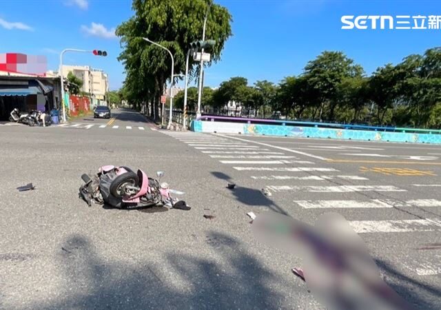 台灣新聞通訊社-高雄死亡事故！32歲女騎士撞小貨車…安全帽噴飛滾地「疑闖紅燈」喪命