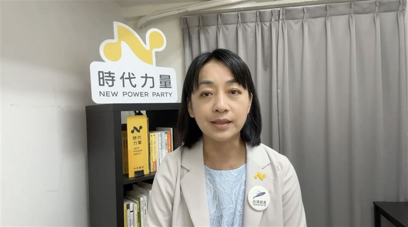 台灣新聞通訊社-黃國昌稱「書中是事實」反控時力政治攻擊　王婉諭嗆：換黨就換了記憶？